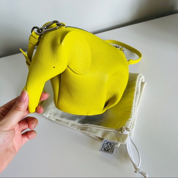 [SOLD] Authentic Loewe Mini Elephant Calfskin Purse - Picture 2 of 9